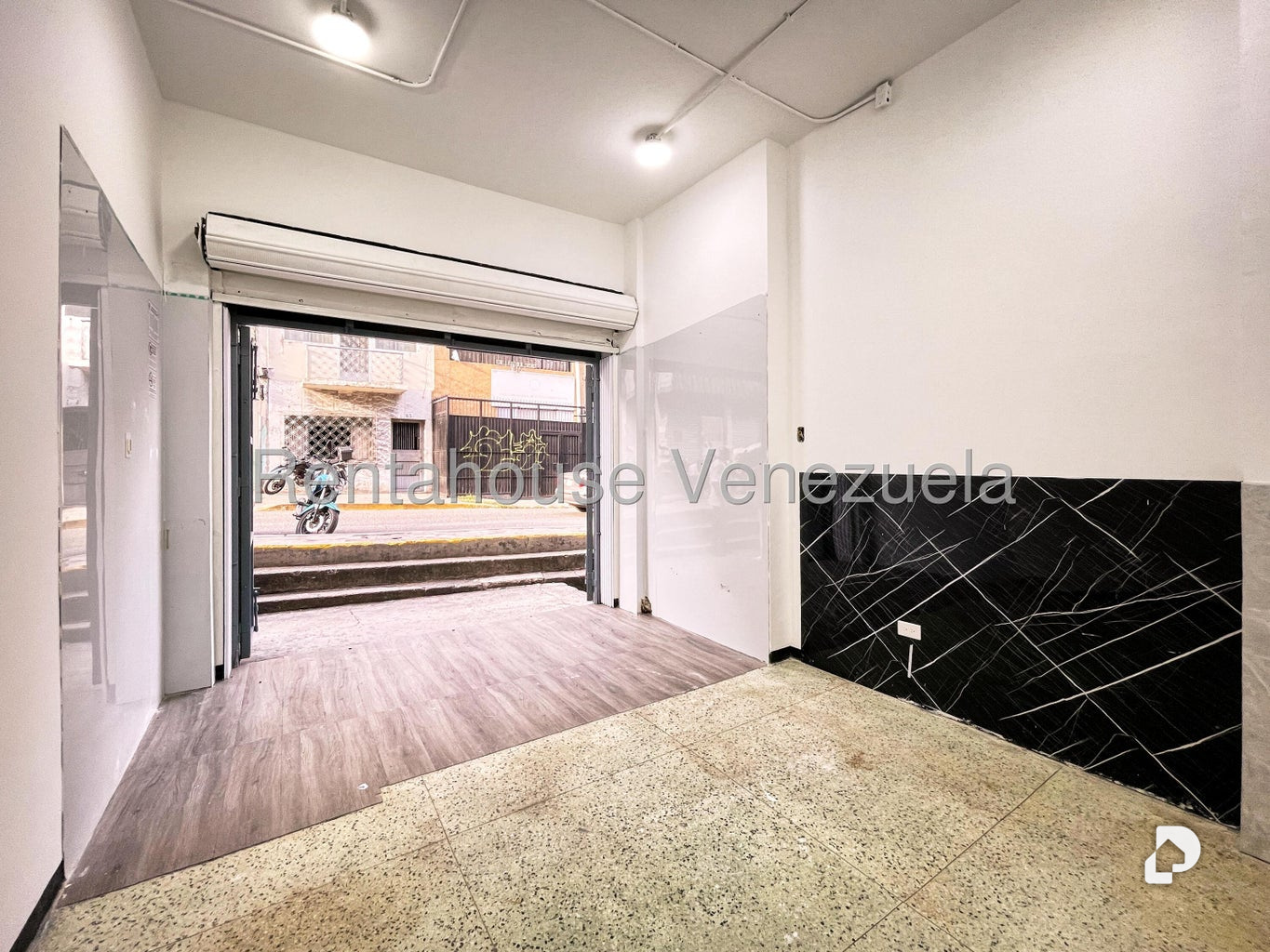 Local comercial en Parroquia La Candelaria, Caracas – 8