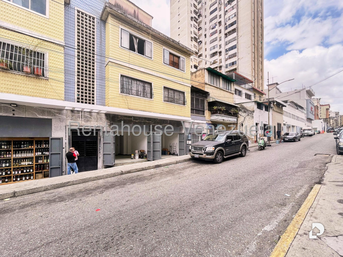 Local comercial en Parroquia La Candelaria, Caracas – 2