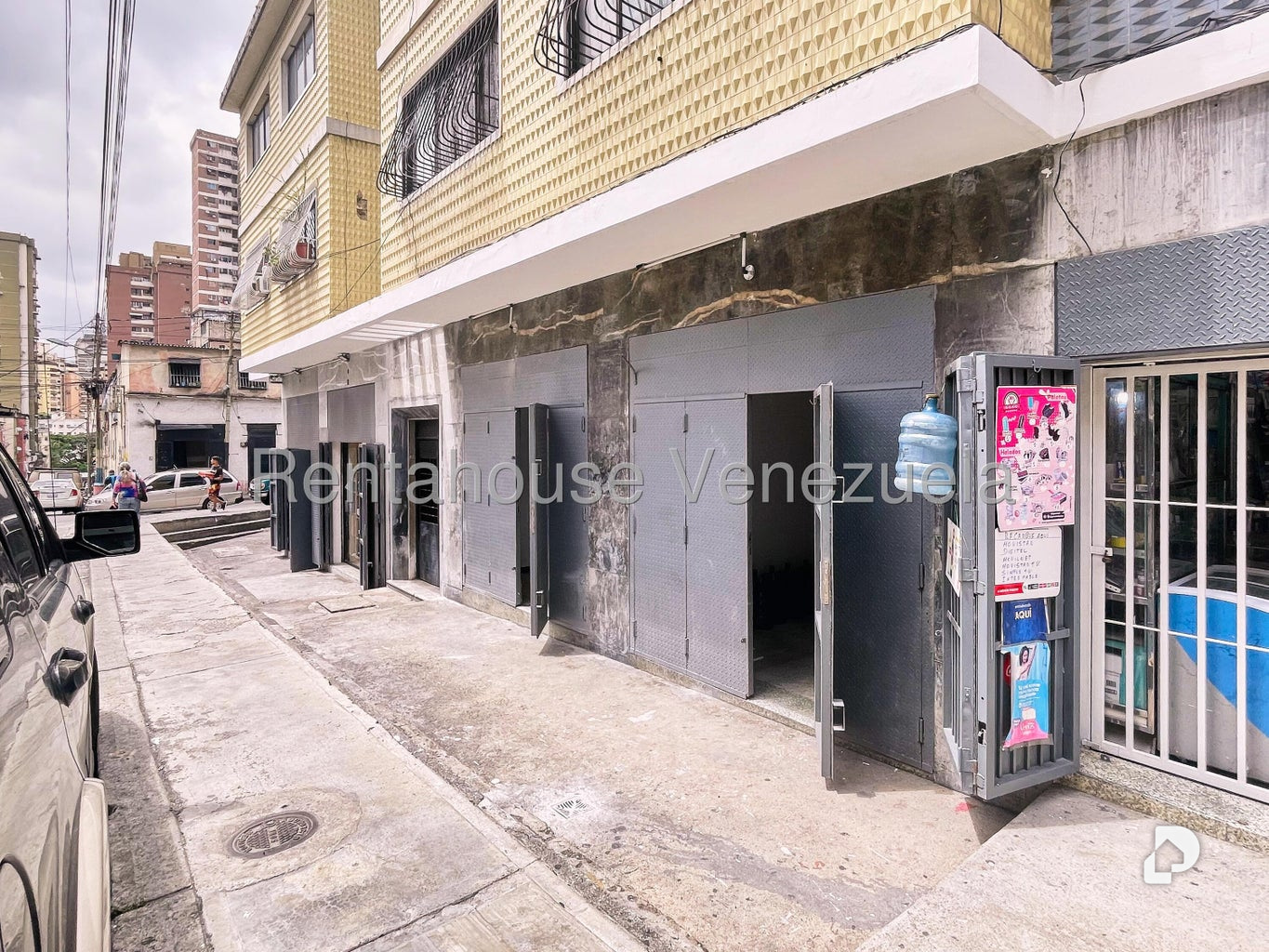 Local comercial en Parroquia La Candelaria, Caracas – 11