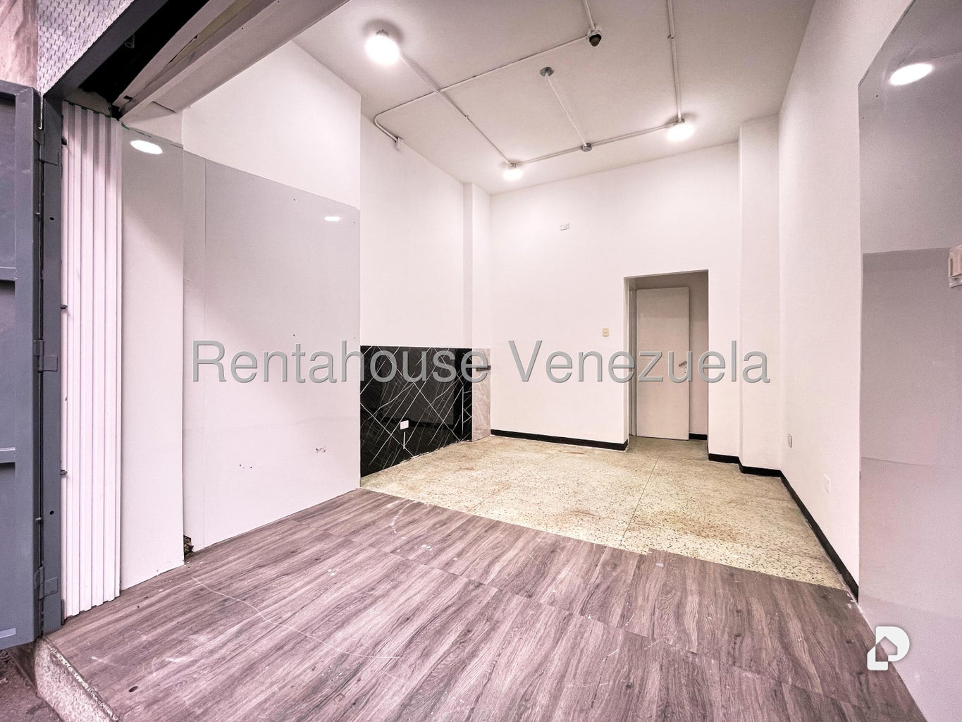 Local comercial en Parroquia La Candelaria, Caracas – 5