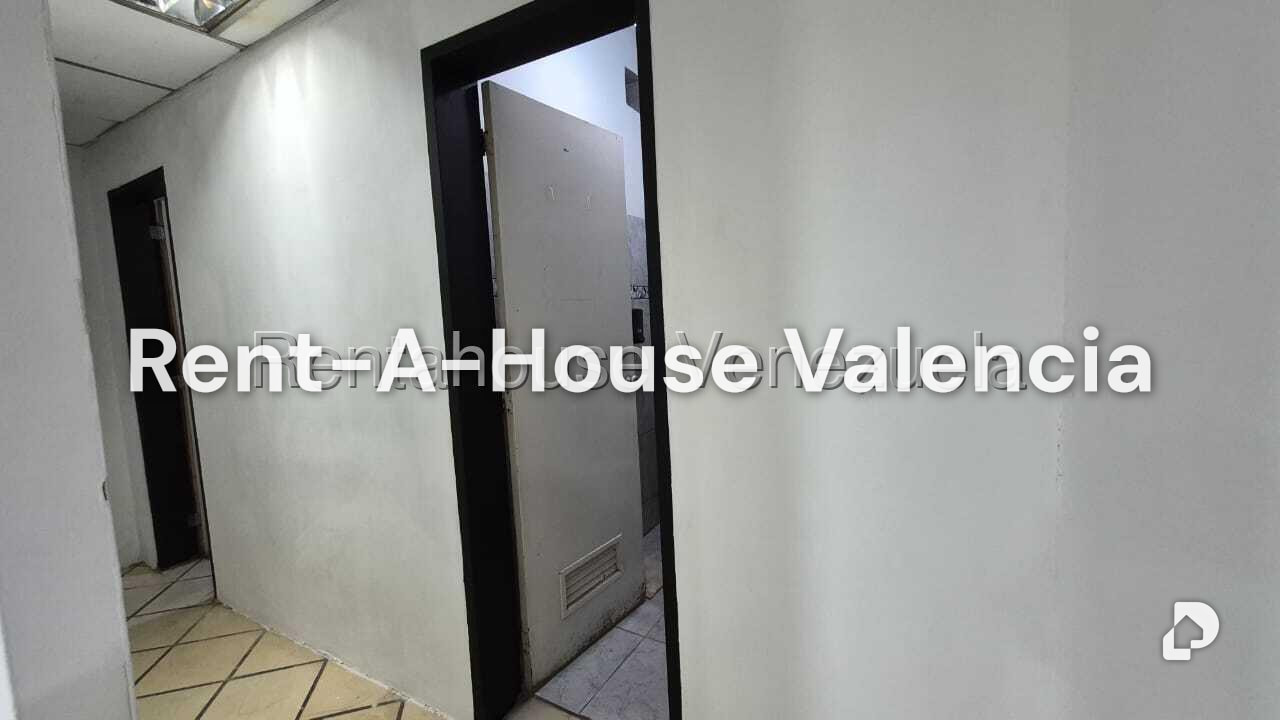 Local comercial en Zona Industrial, Valencia – 18