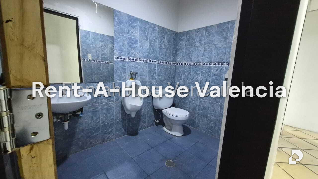 Local comercial en Zona Industrial, Valencia – 23