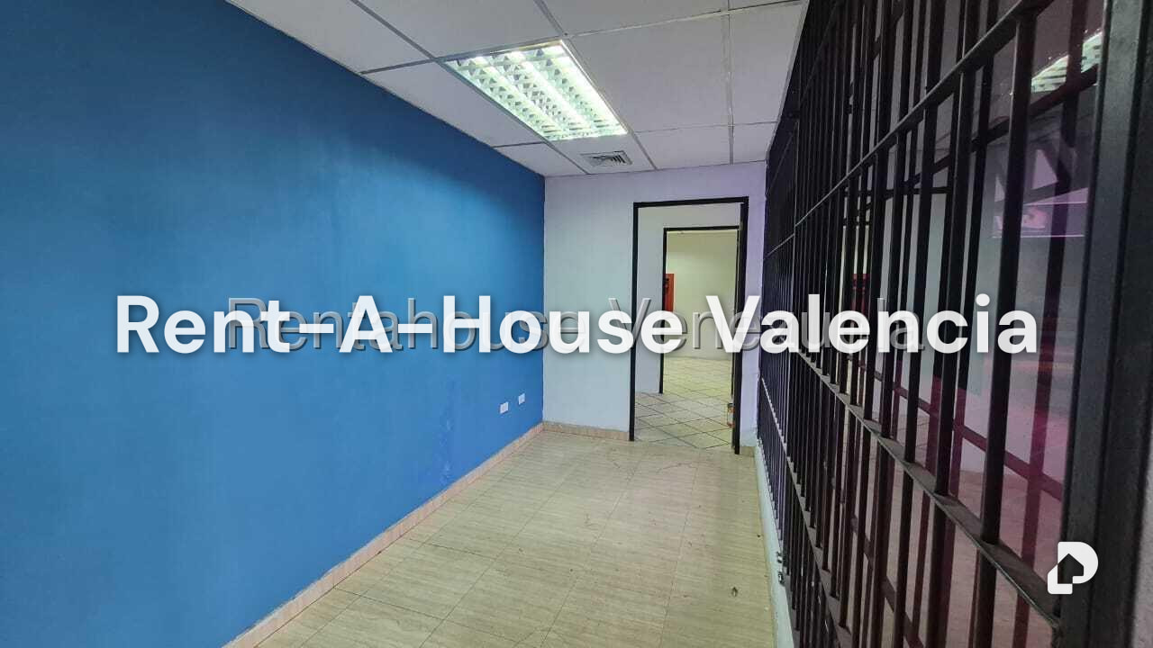 Local comercial en Zona Industrial, Valencia – 3