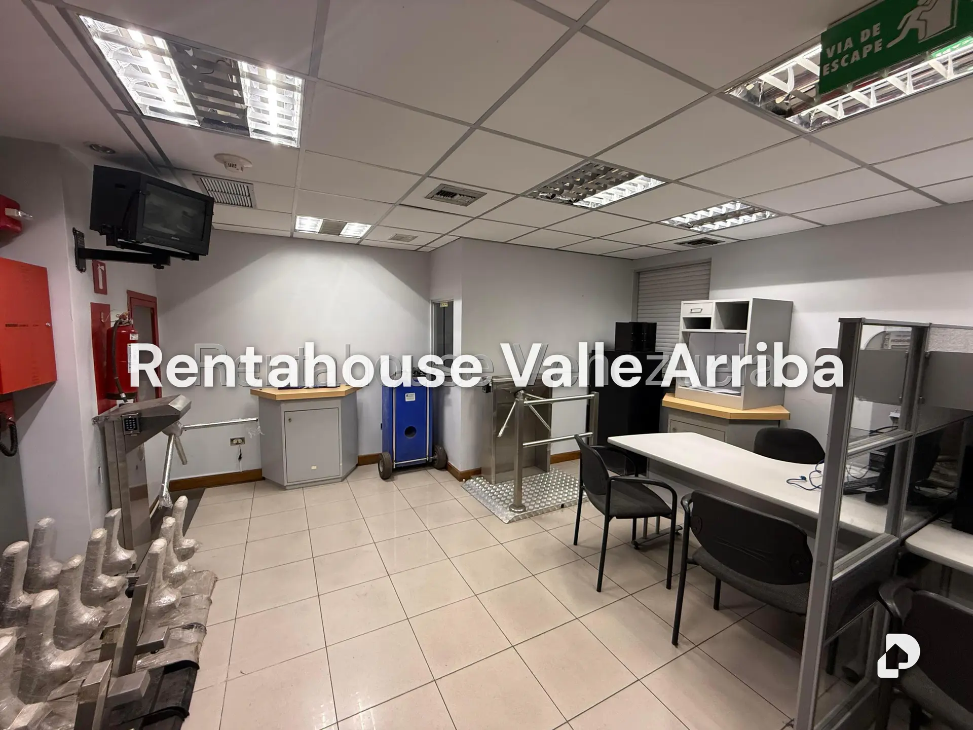 Local comercial en Los Dos Caminos, Caracas – 12