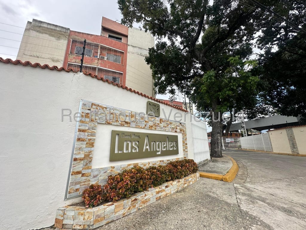 Apartamento en Conjunto Residencial Los Angeles, Turmero - 1