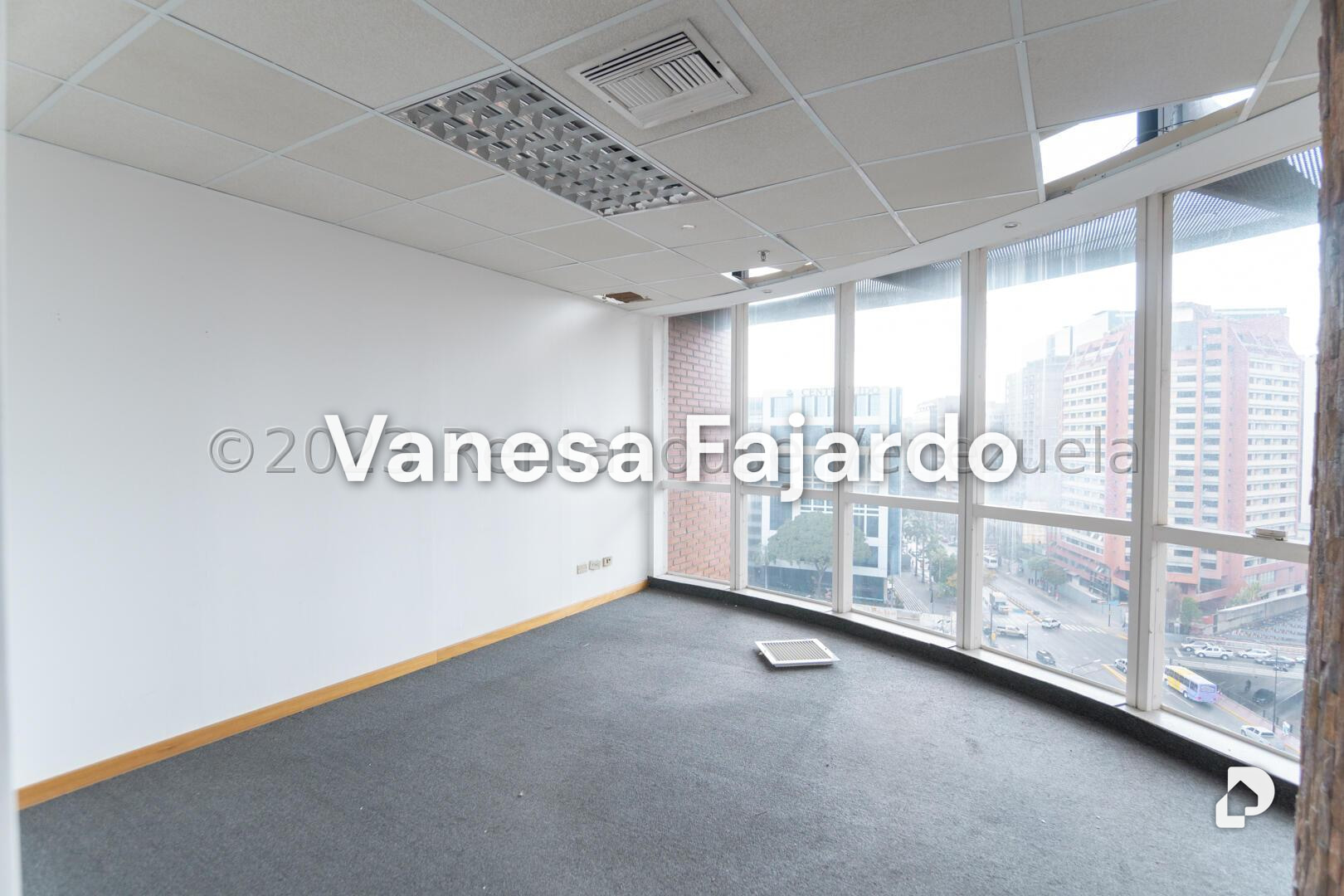 Oficina en Campo Alegre, Caracas – 9