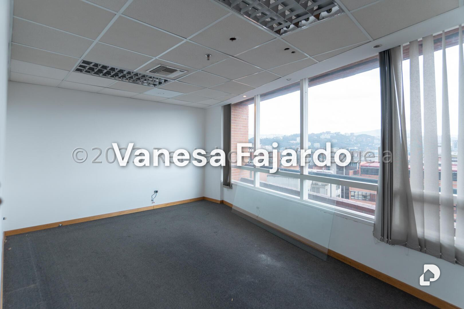 Oficina en Campo Alegre, Caracas – 8