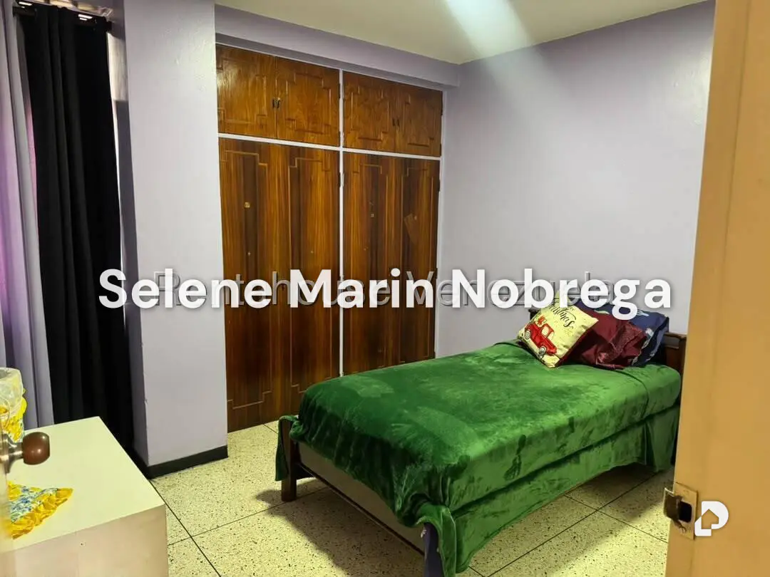 Building in Boleíta Sur, Caracas – 24