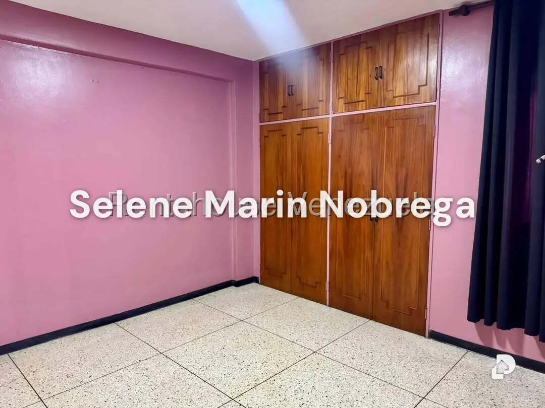 Building in Boleíta Sur, Caracas – 26