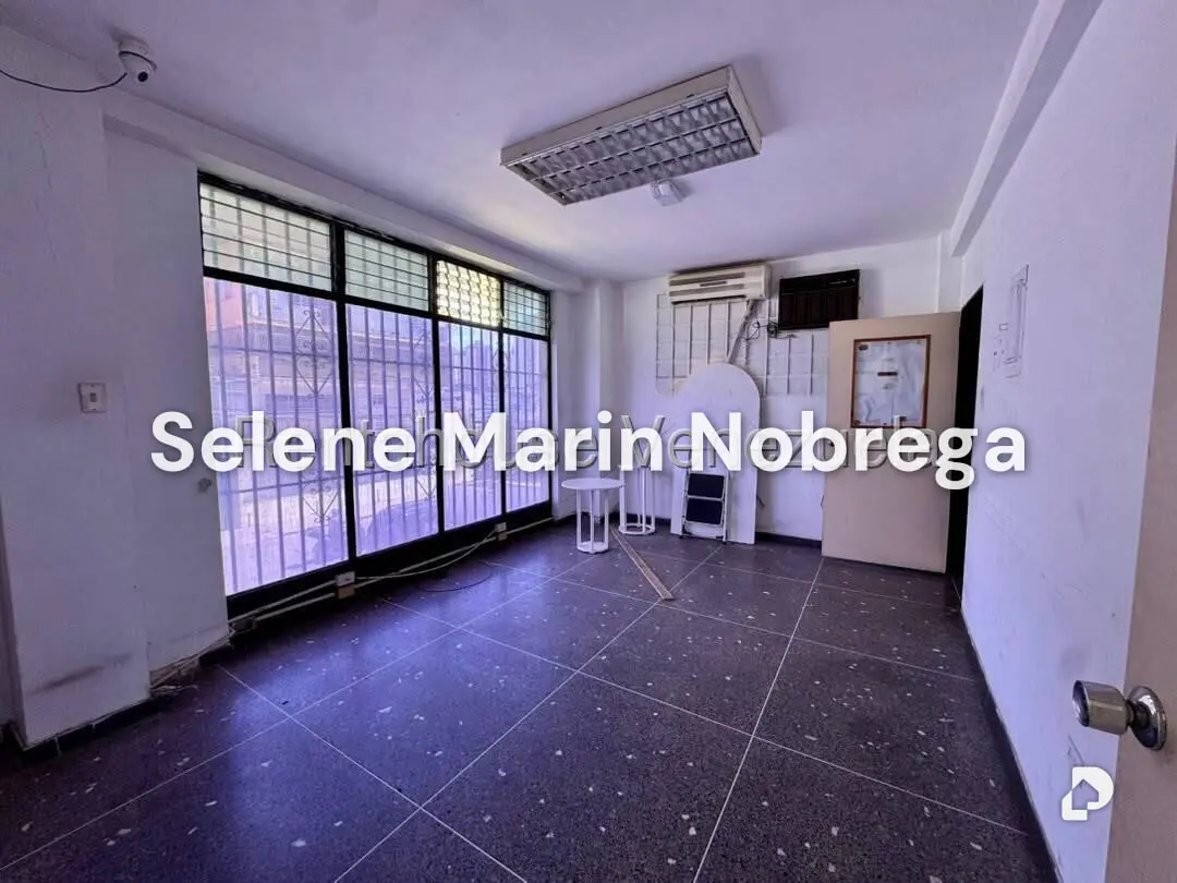 Building in Boleíta Sur, Caracas – 19