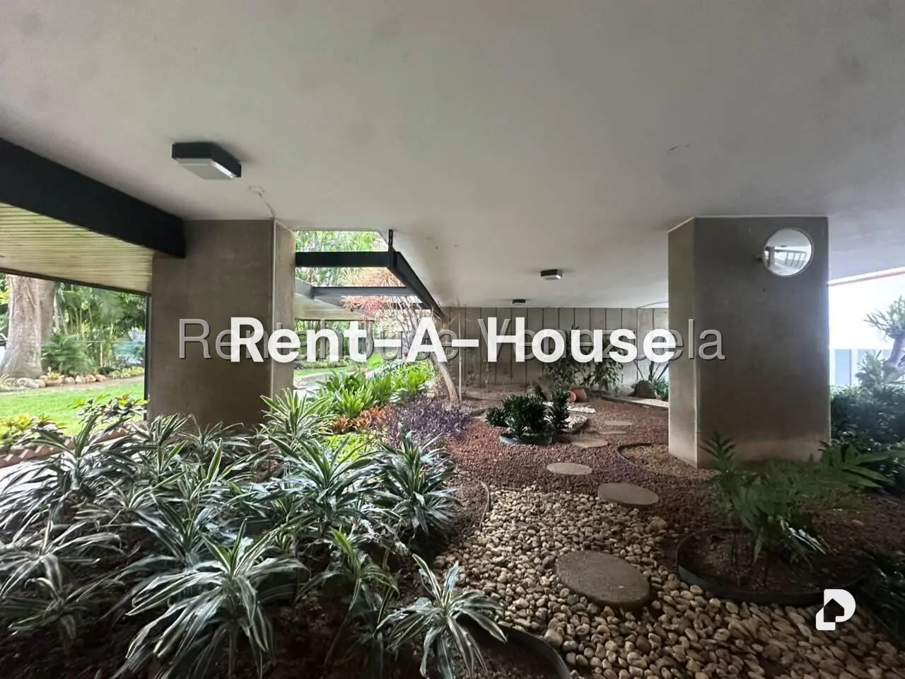 Apartamento en Los Palos Grandes, Caracas – 22