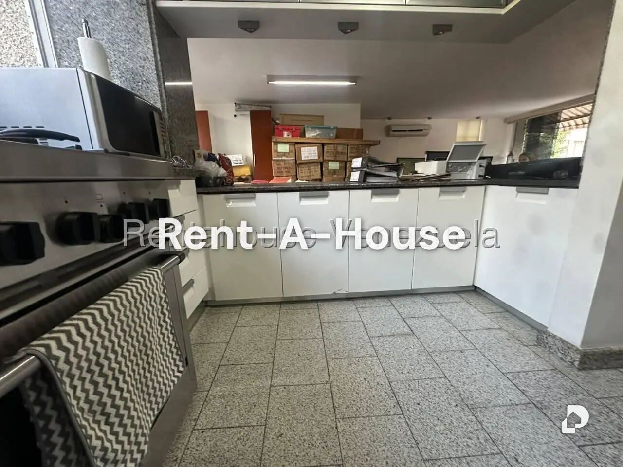 Apartamento en Los Palos Grandes, Caracas – 11