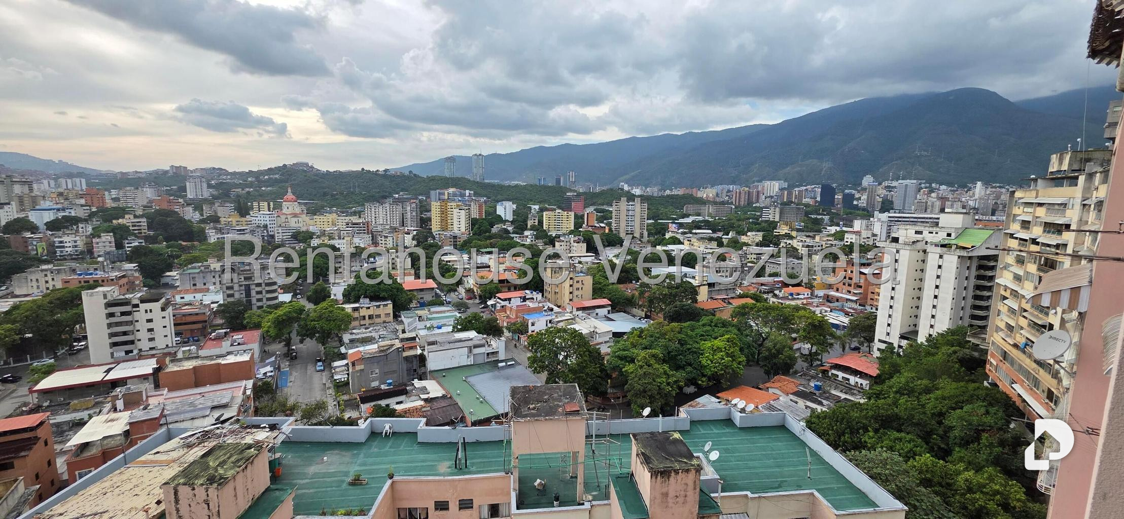 Apartamento en Urbanización Colinas de Los Chaguaramos, Caracas