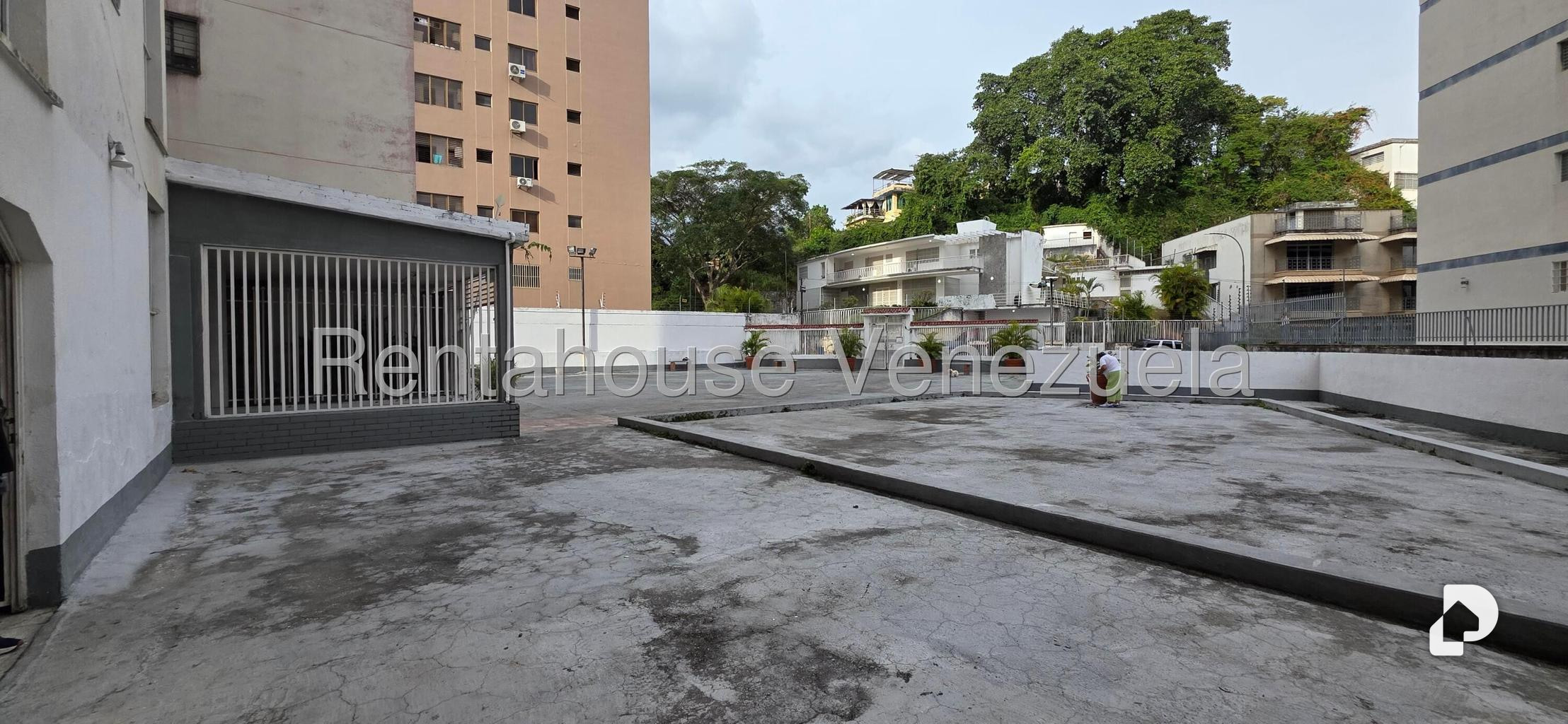 Apartamento en Urbanización Colinas de Los Chaguaramos, Caracas