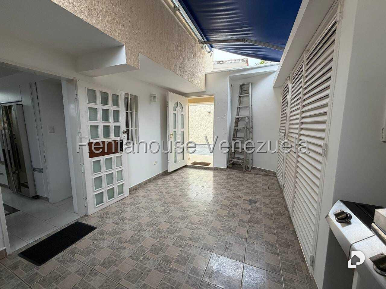 Casa en Alto Prado, Caracas – 9
