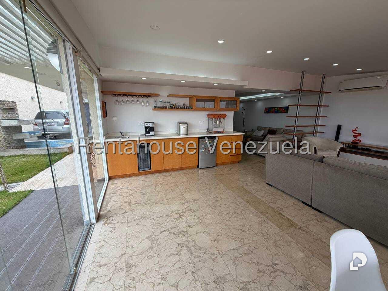 Casa en Alto Prado, Caracas – 19