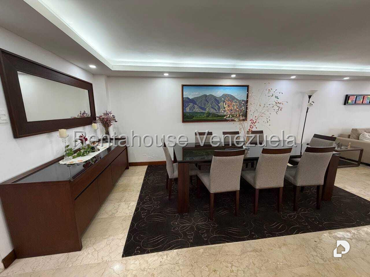 Casa en Alto Prado, Caracas – 12