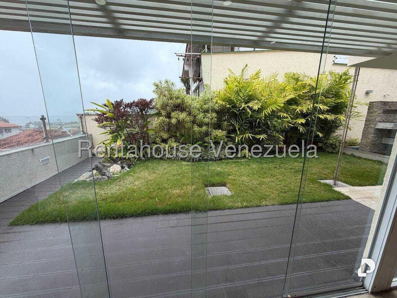 Casa en Alto Prado, Caracas – 20
