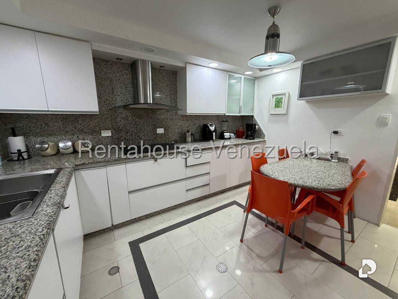 Casa en Alto Prado, Caracas – 4