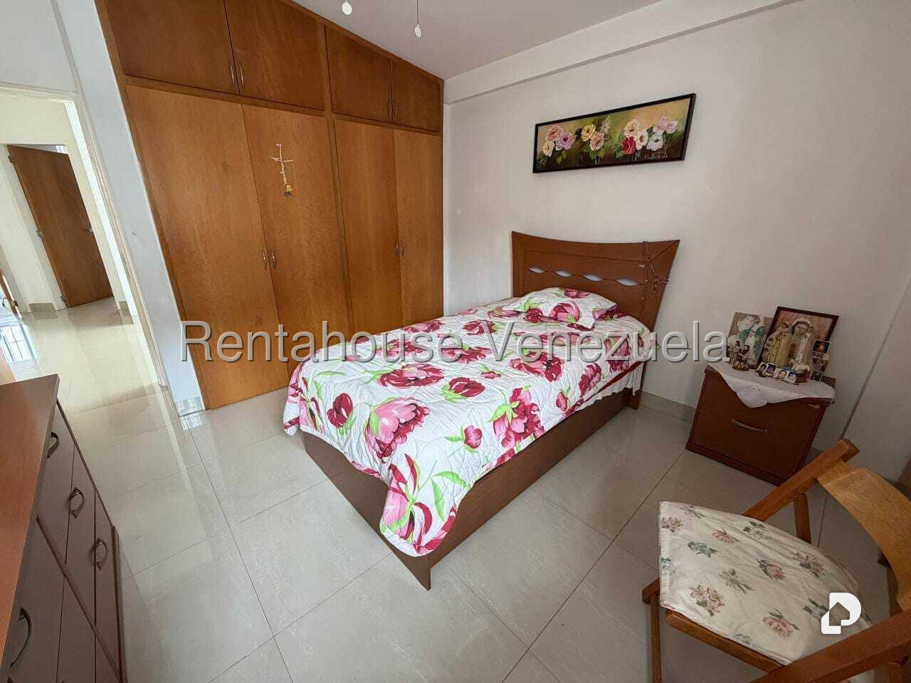 Casa en Alto Prado, Caracas – 25