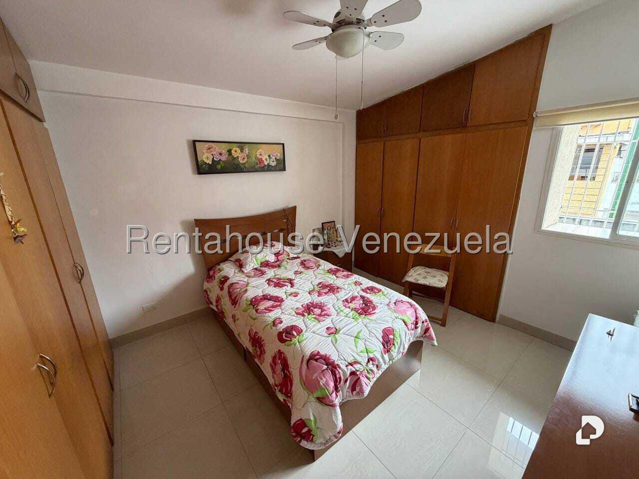 Casa en Alto Prado, Caracas – 26