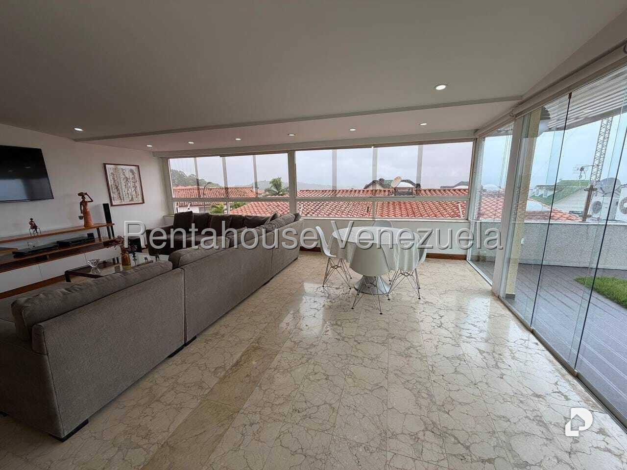 Casa en Alto Prado, Caracas – 18