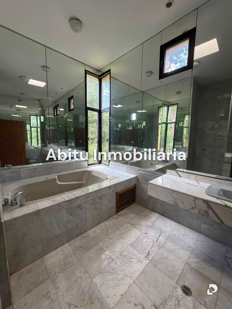 Casa en Prados del Este, Caracas – 24