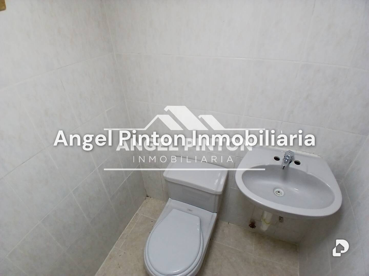 Local comercial en Avenida Fuerzas Armadas, Maracaibo – 11