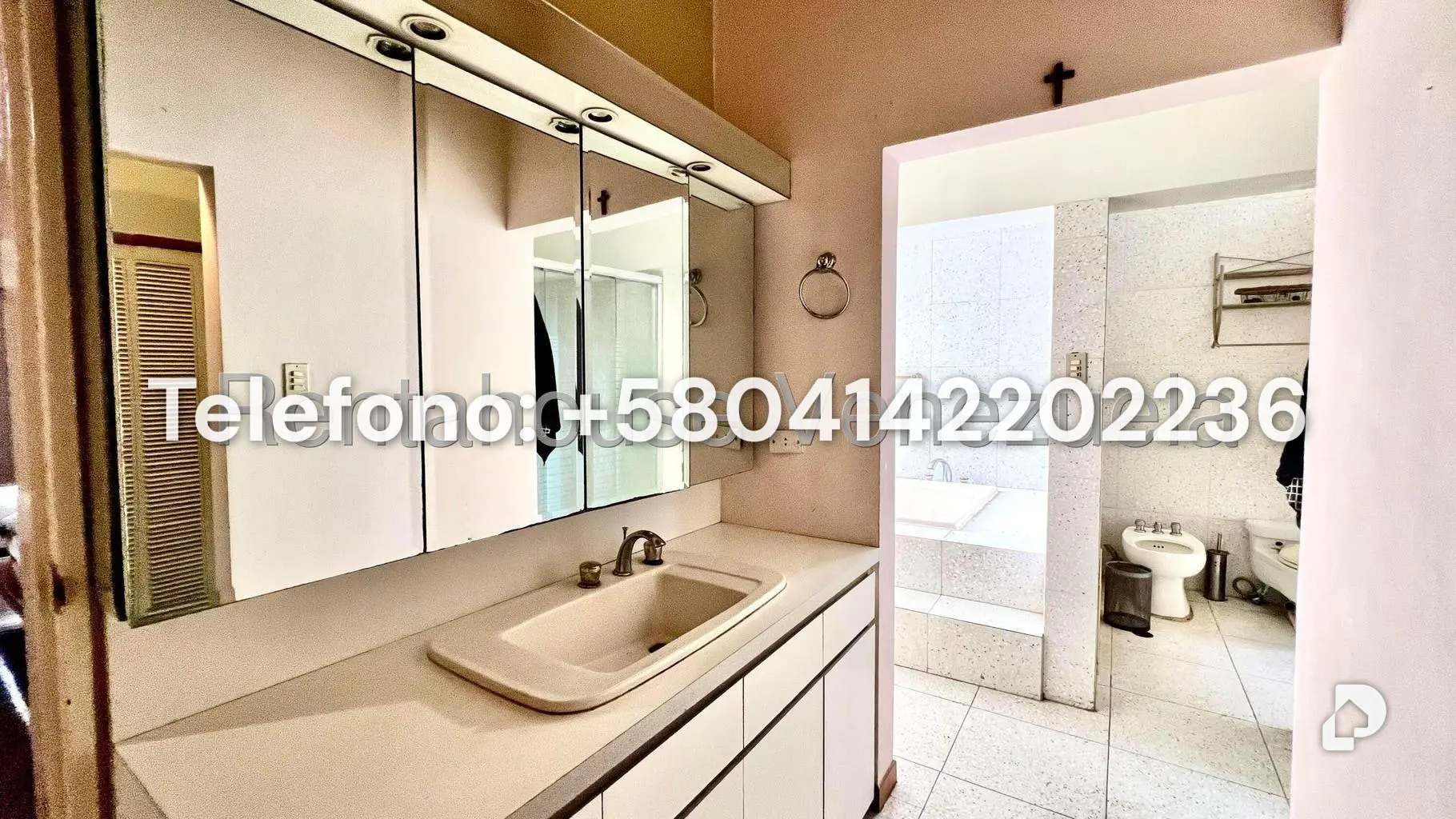 Casa en Oripoto, Caracas – 16