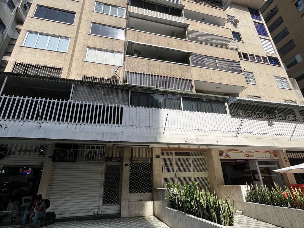 Apartamento en Los Palos Grandes, Caracas - 1