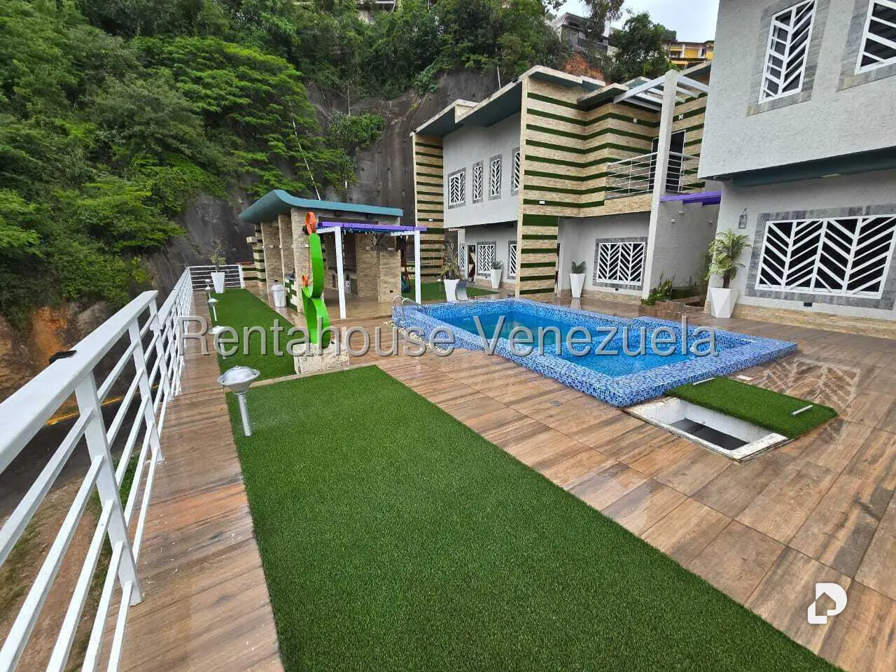 Townhouse en Colinas de Santa Mónica, Caracas – 8