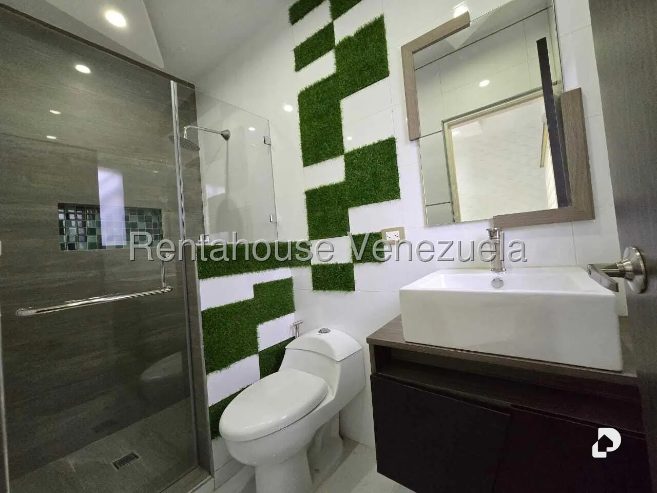 Townhouse en Colinas de Santa Mónica, Caracas – 16