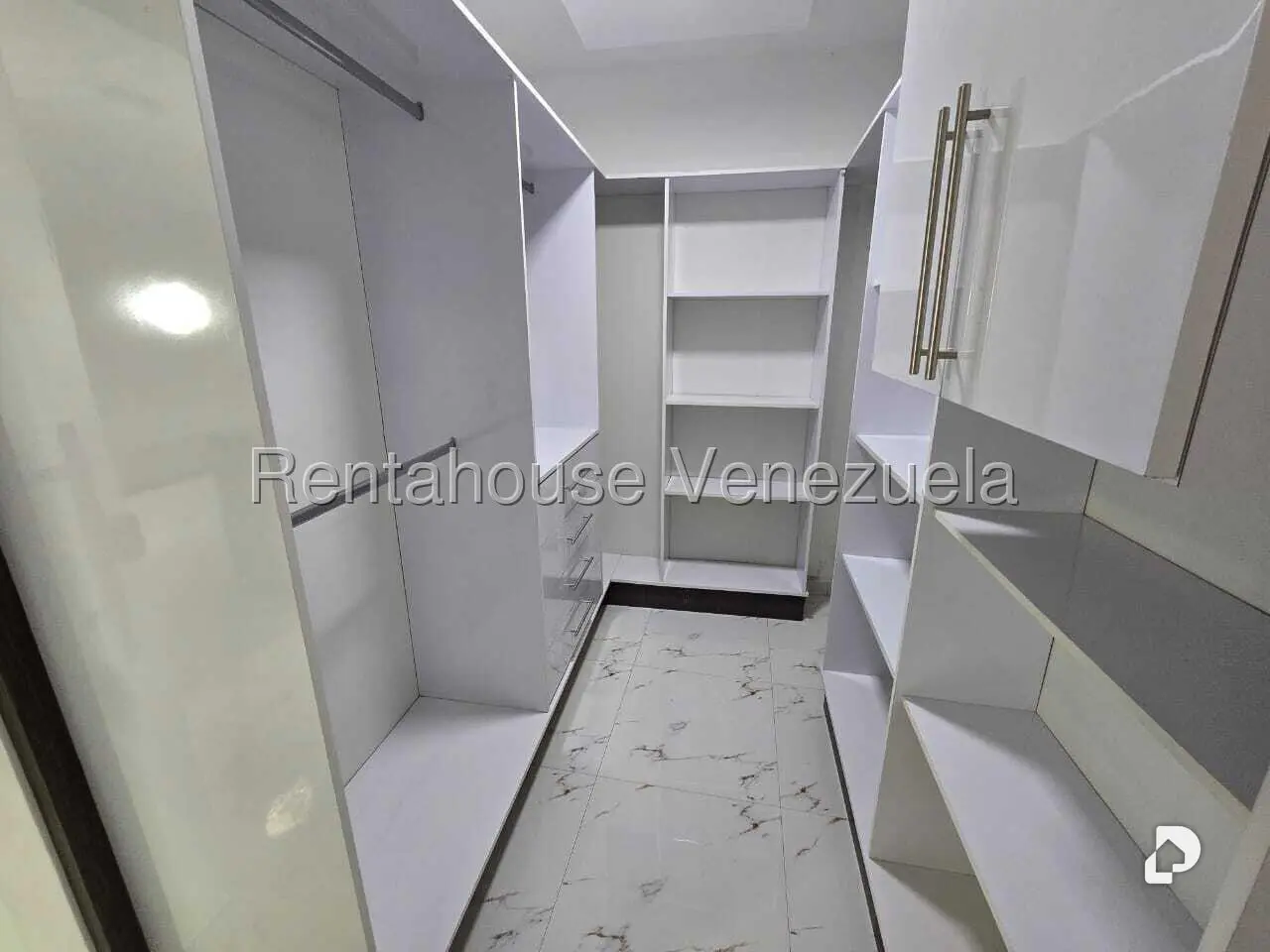 Townhouse en Colinas de Santa Mónica, Caracas – 17