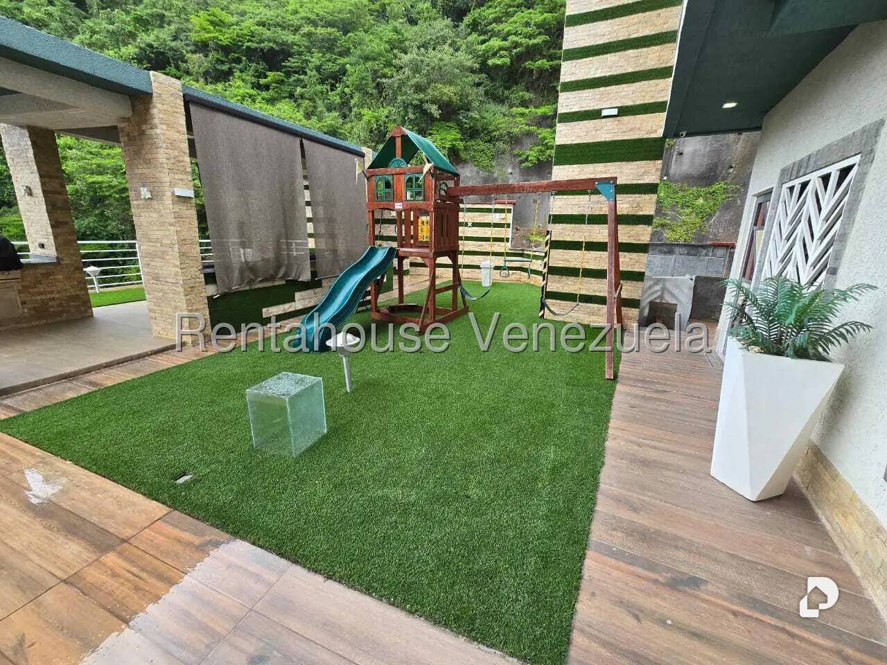 Townhouse en Colinas de Santa Mónica, Caracas – 9