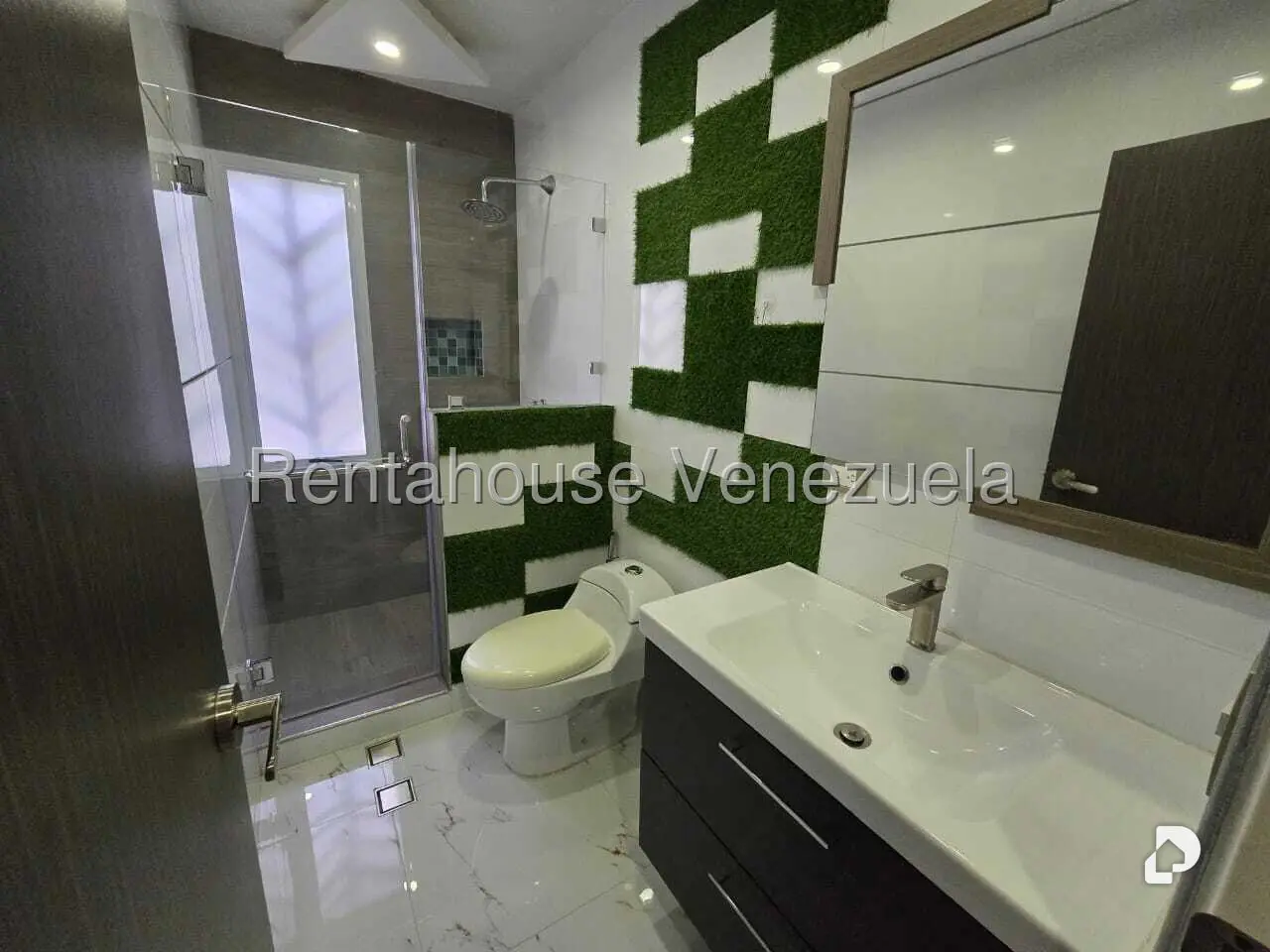 Townhouse en Colinas de Santa Mónica, Caracas – 29