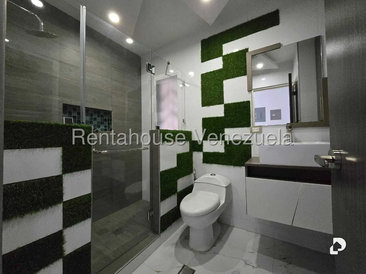 Townhouse en Colinas de Santa Mónica, Caracas – 24