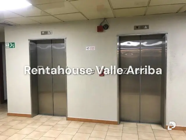 Oficina en Los Cortijos de Lourdes, Caracas – 4