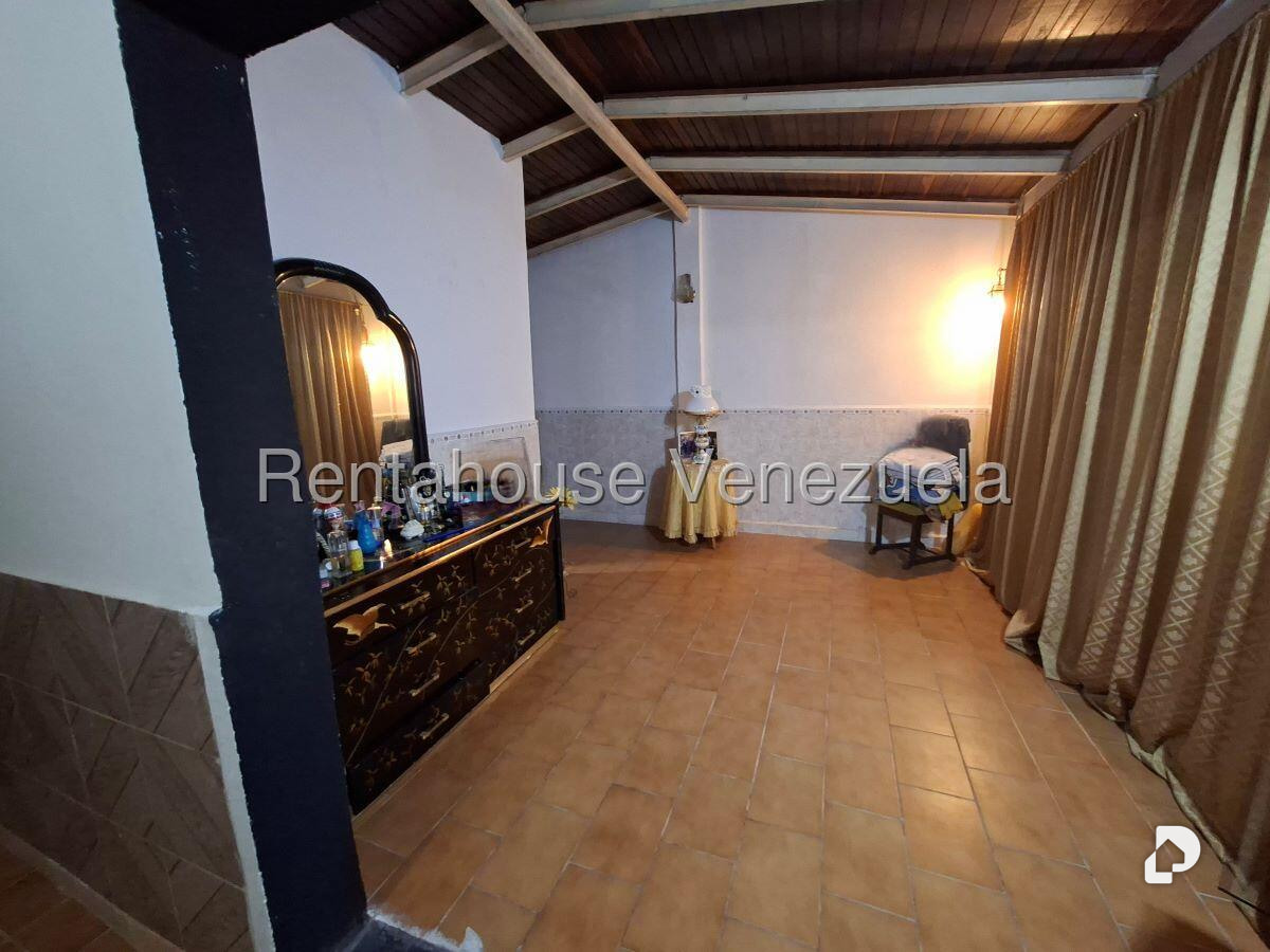Casa en La Rosaleda, San Antonio de Los Altos – 28