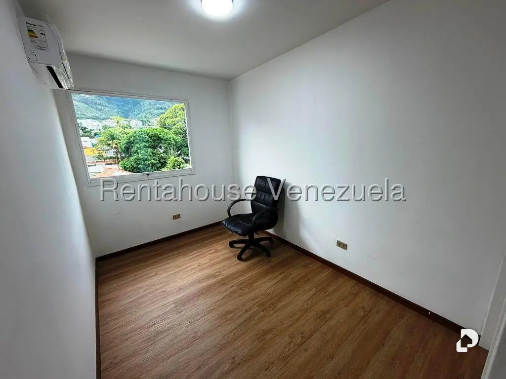 Apartamento en Los Palos Grandes, Caracas – 13