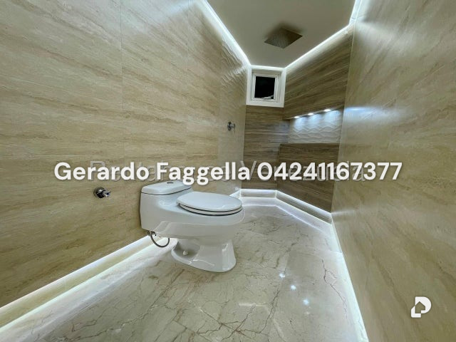 Apartamento en El Rosal, Caracas – 12