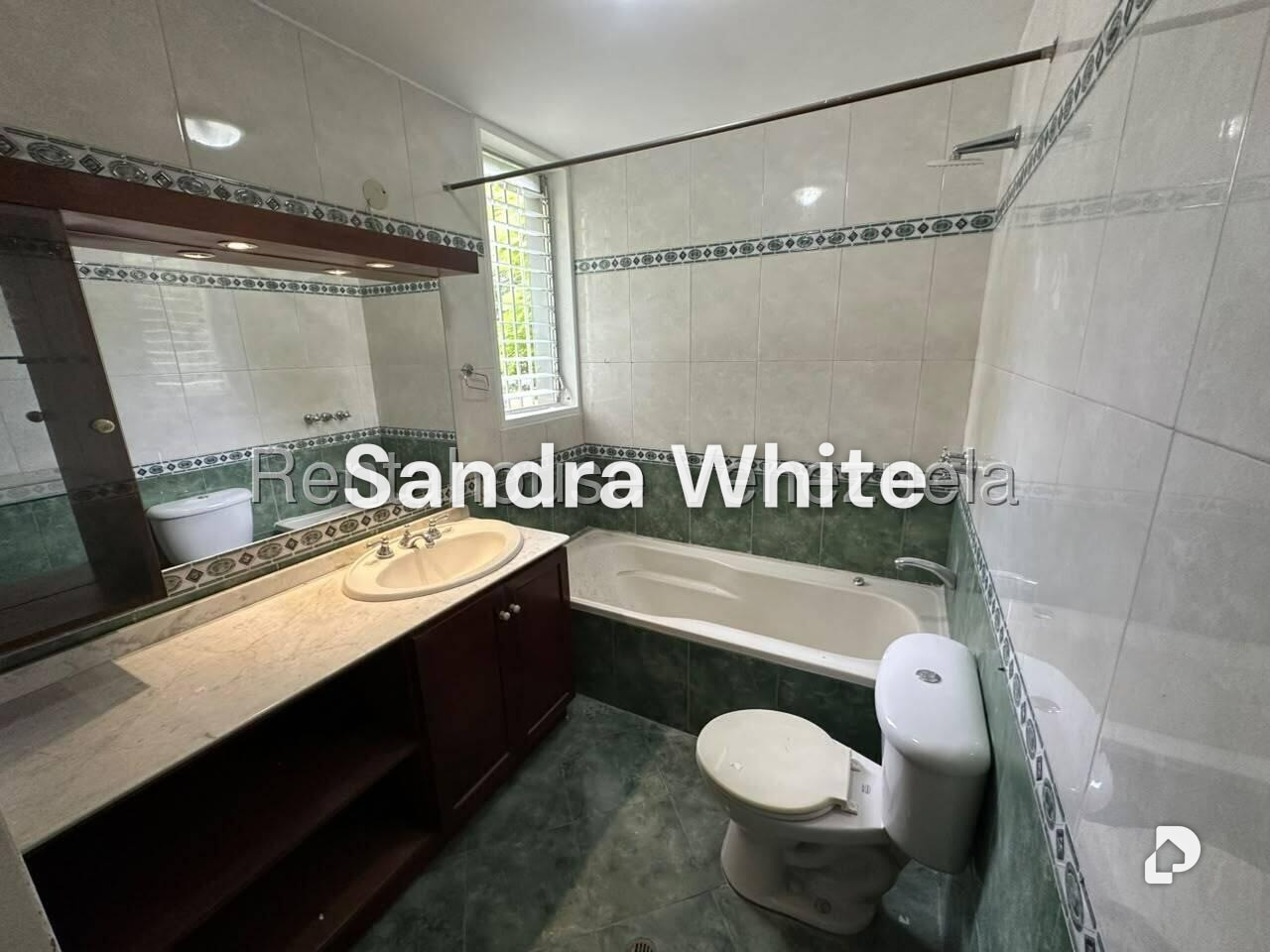 Apartamento en La Castellana. 27-6596, Caracas – 23