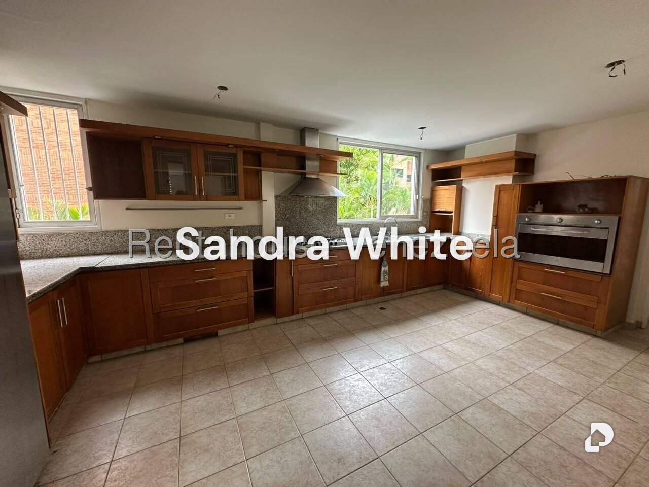 Apartamento en La Castellana. 27-6596, Caracas – 25