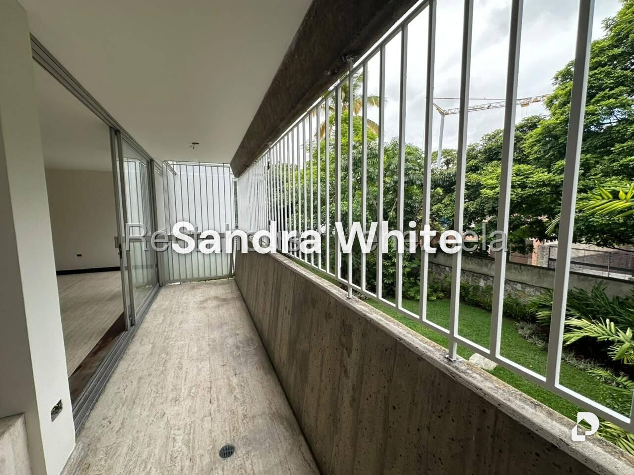 Apartamento en La Castellana. 27-6596, Caracas – 13