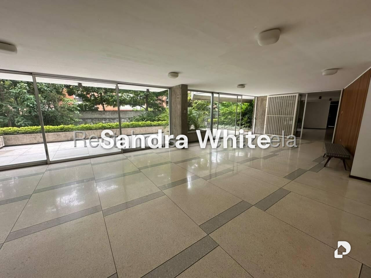 Apartamento en La Castellana. 27-6596, Caracas – 29