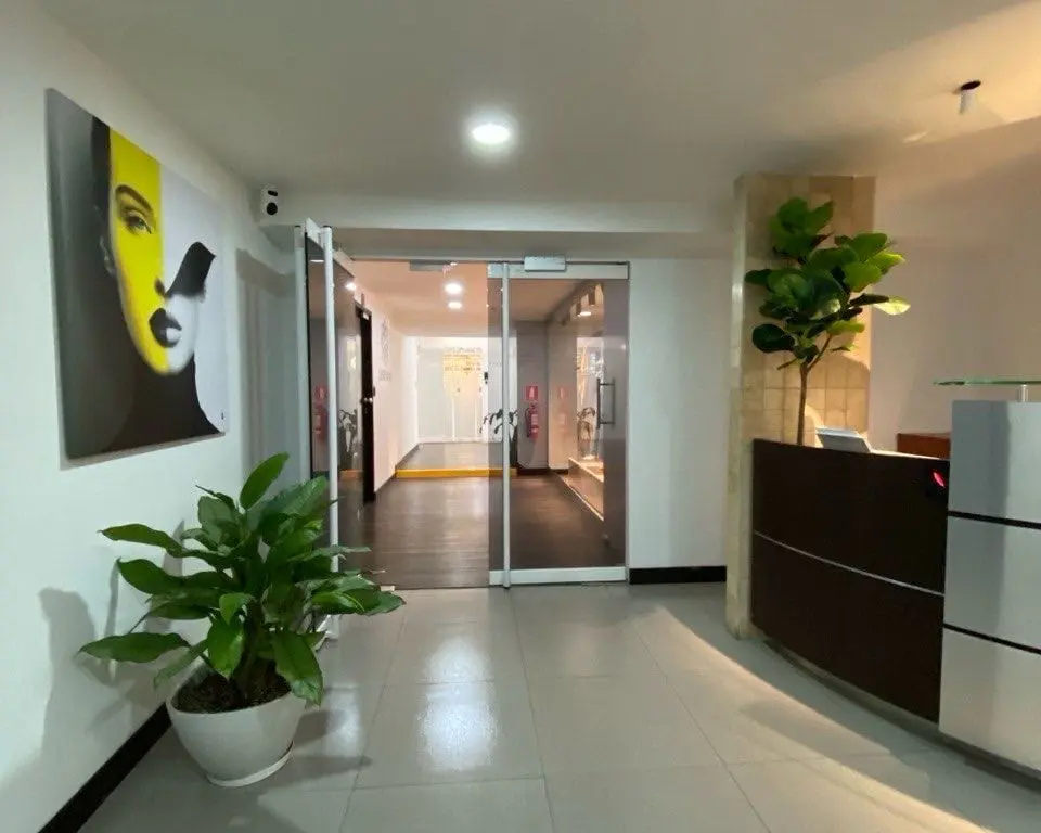 Local comercial en Las Mercedes, Caracas - 1