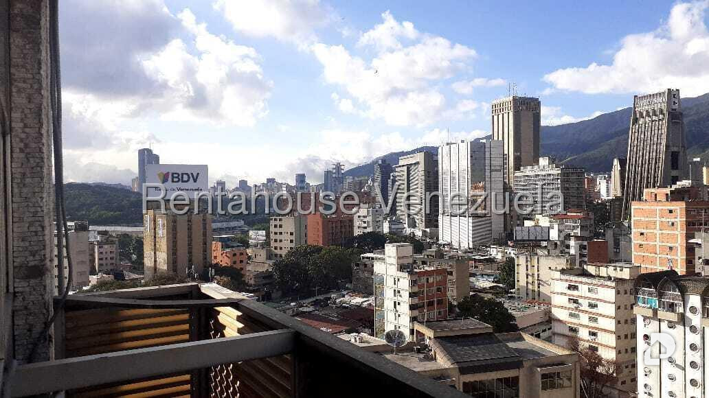 Oficina en Sabana Grande, Caracas – 24