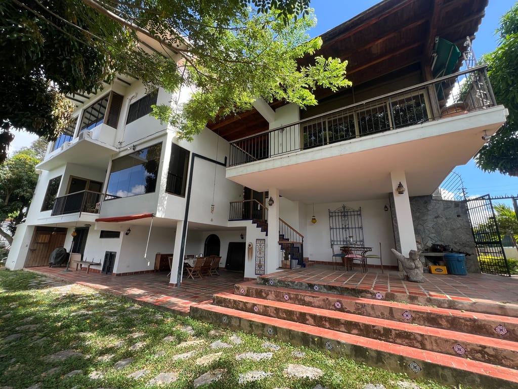 Casa en Lomas De La Trinidad, Caracas - 1