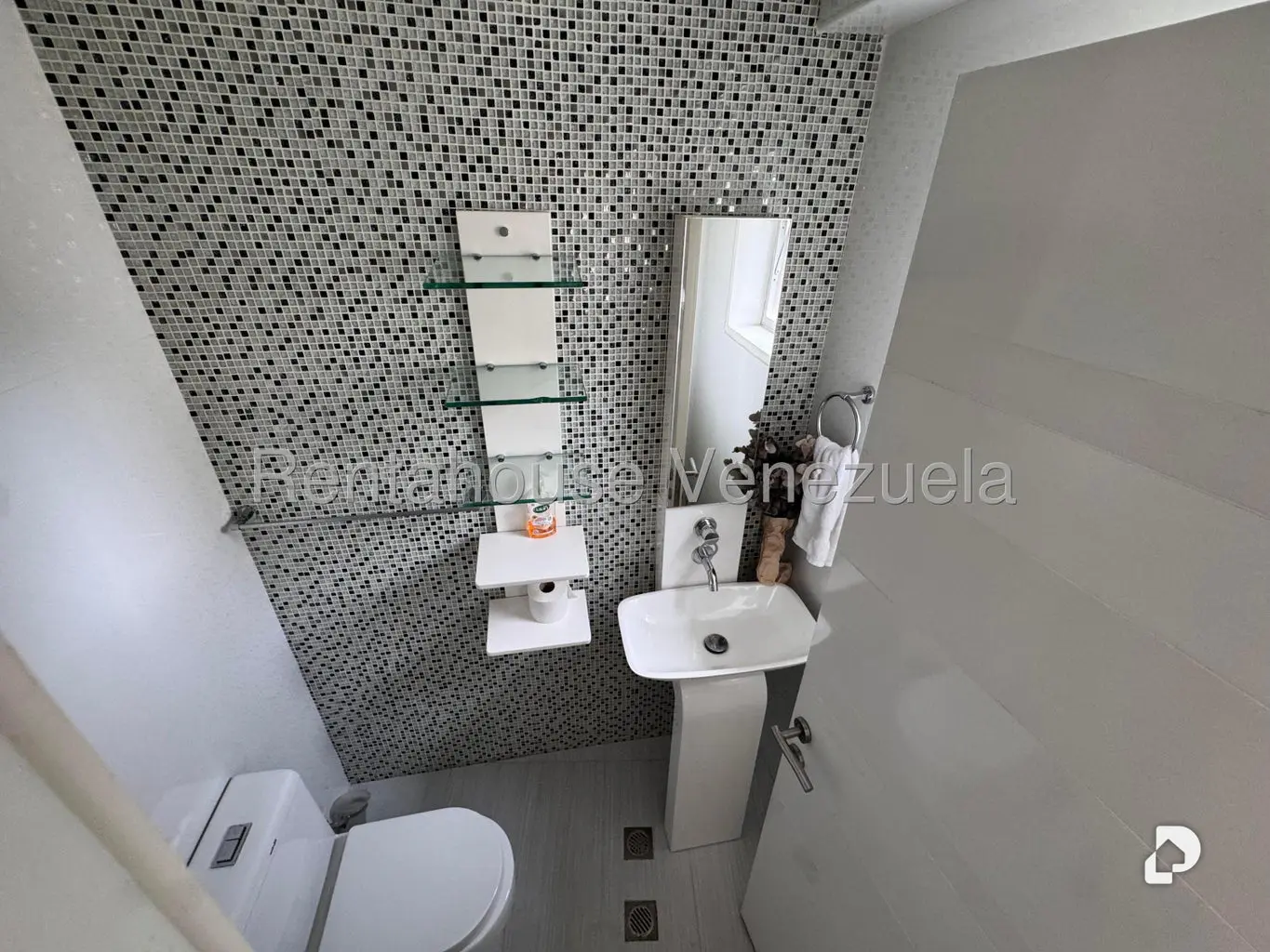 Apartment in Las Mesetas de Santa Rosa de Lima, Caracas – 15