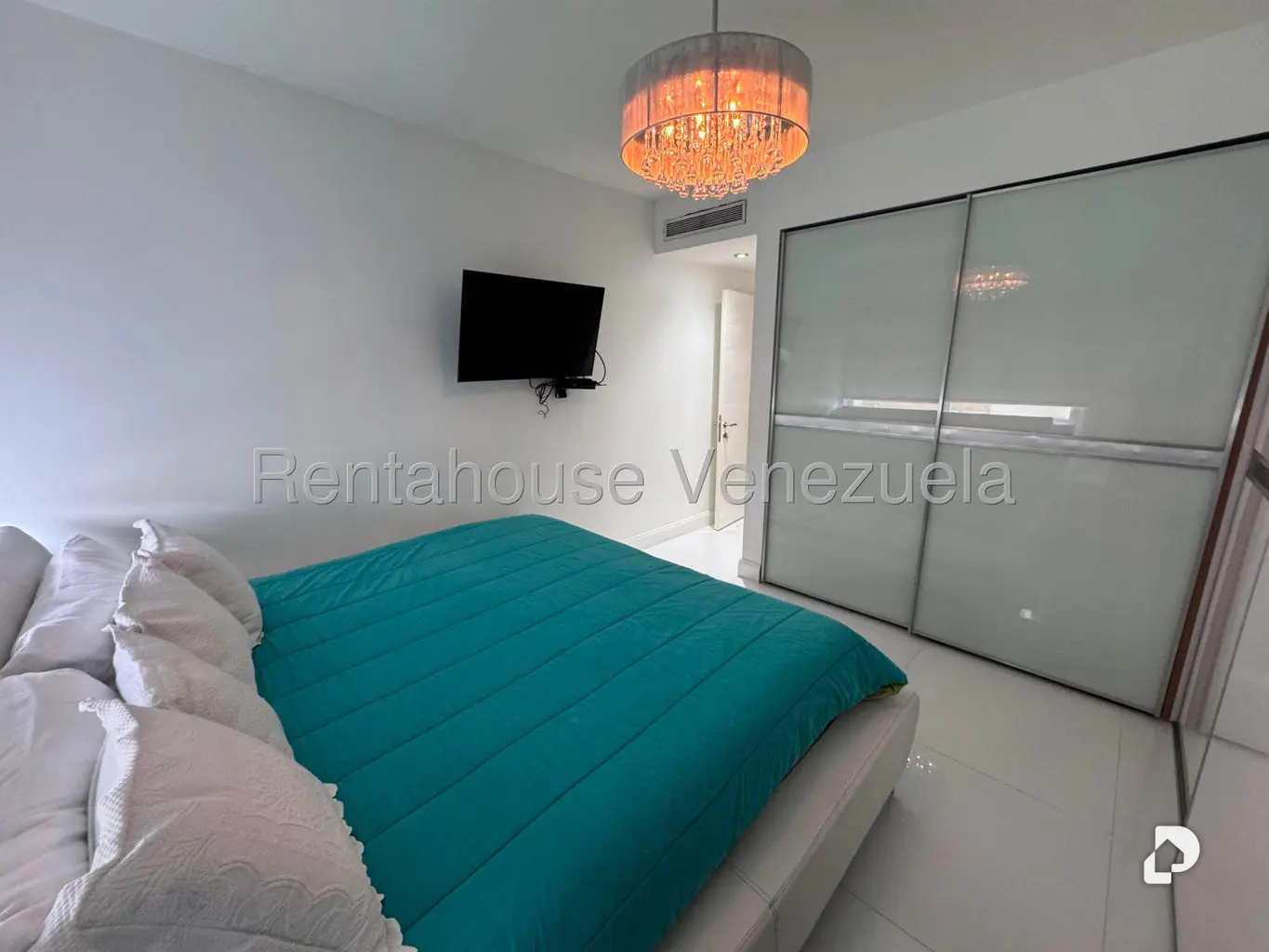 Apartment in Las Mesetas de Santa Rosa de Lima, Caracas – 26