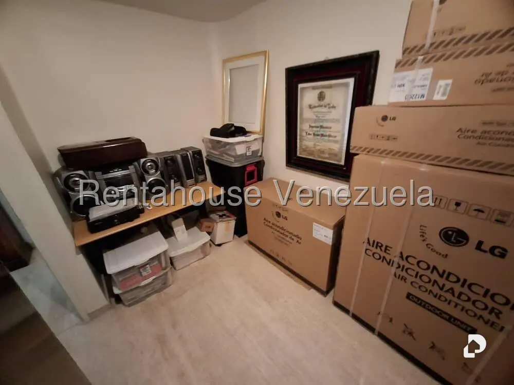 Apartamento en Las Esmeraldas, Caracas – 25